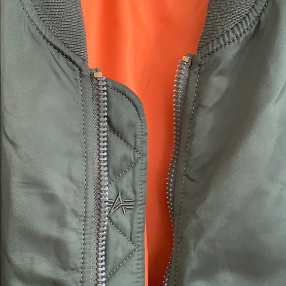 Alpha Industries Women’s XS bomber jacket - Picture 4 of 8